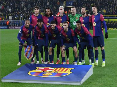 برشلونة يتحرك لحسم صفقة دينزل دومفريس خلال أيام
